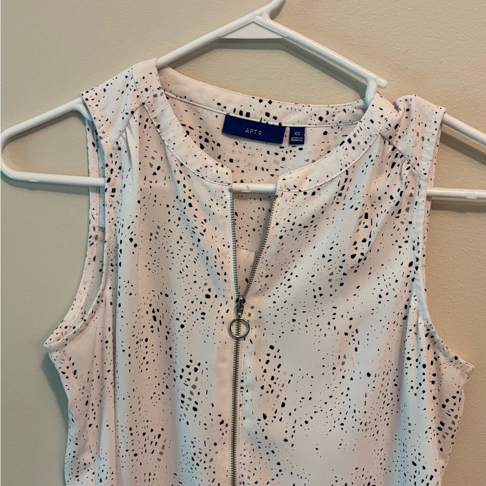 Apt. 9 Monochrome Speckled Blouse